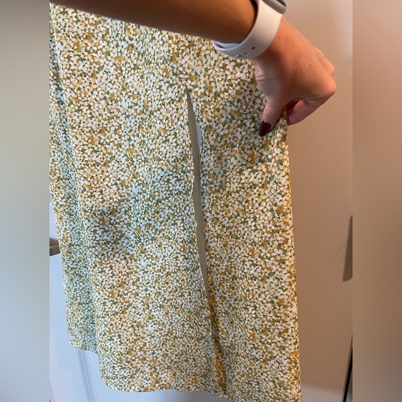 Beautiful Midi, Balconette Floral Summer Dress - Picture 9 of 10